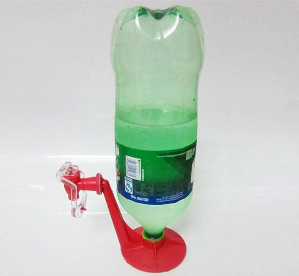 Для удобства использования пластиковых бутылок покупаем подставку-кран из К ... - фото